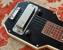 Load image into Gallery viewer, Maxim No2 Lap Steel
