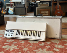 Load image into Gallery viewer, Mellotron M4000D MINI W/ Flight Case
