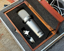 Load image into Gallery viewer, Miktek C7e - Large Diaphragm Condenser FET
