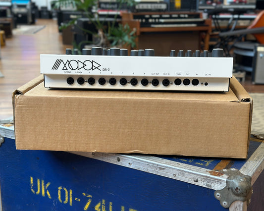 Modor DR-2 6 Instrument Digital Groovebox Drum Synthesizer
