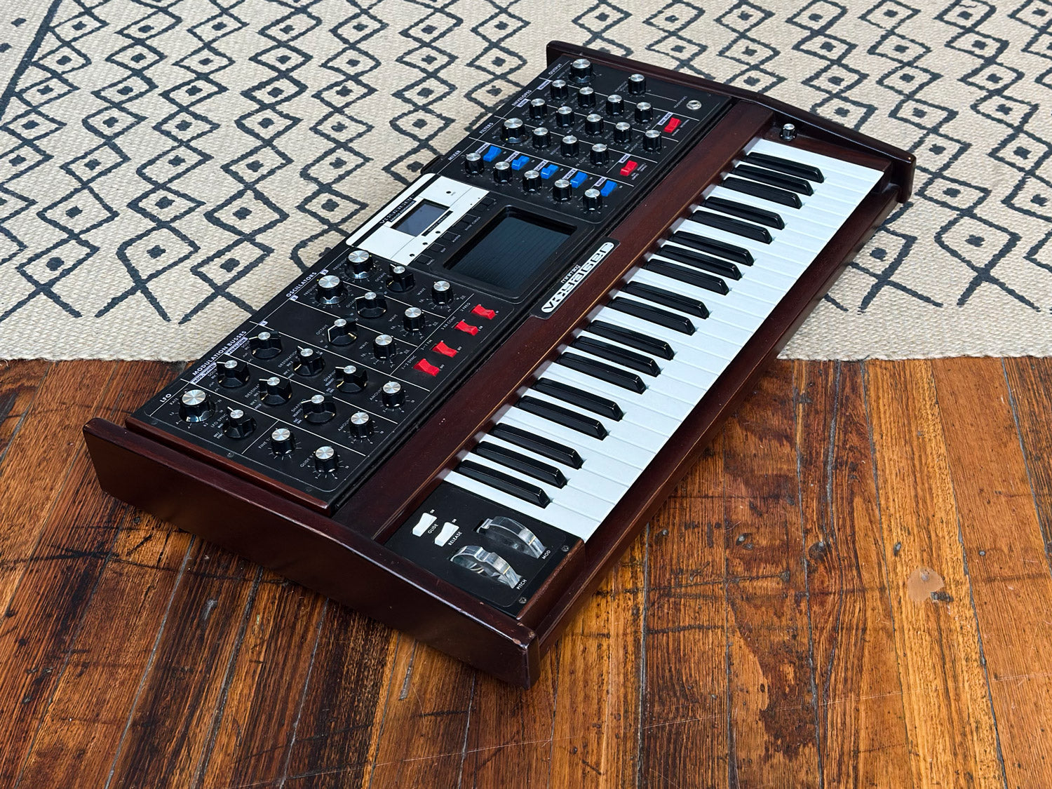 Moog Minimoog Voyager Select Series – Found Sound