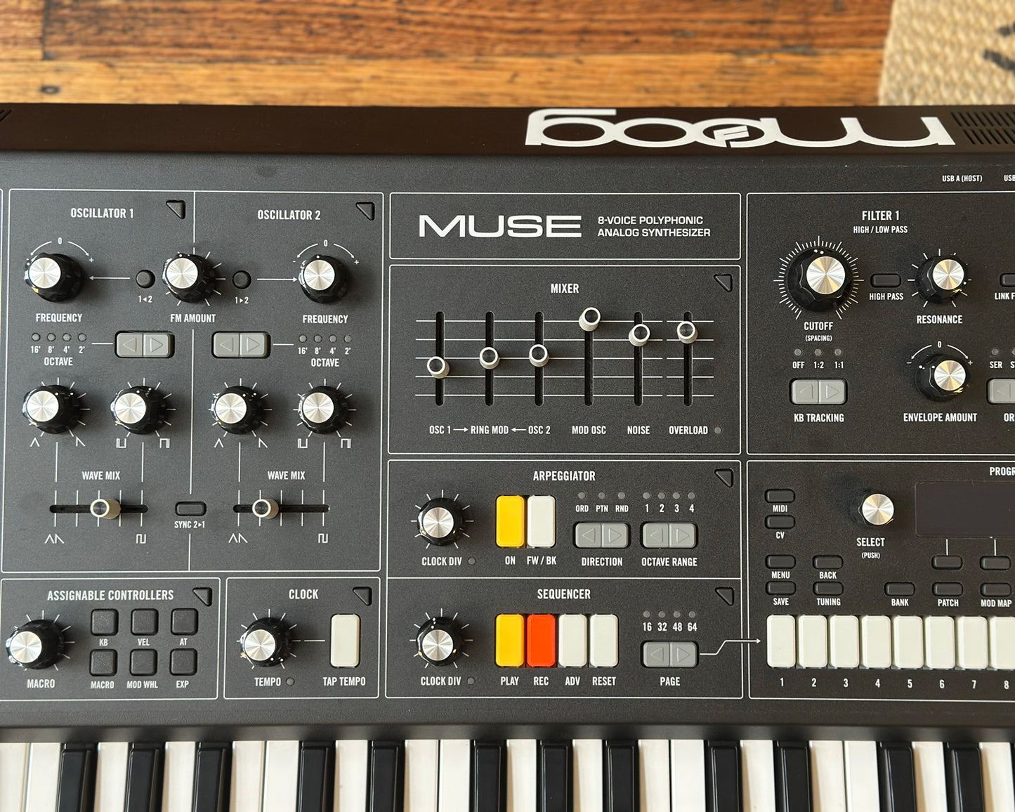 Moog Muse 8-Voice Polyphonic Synthesizer