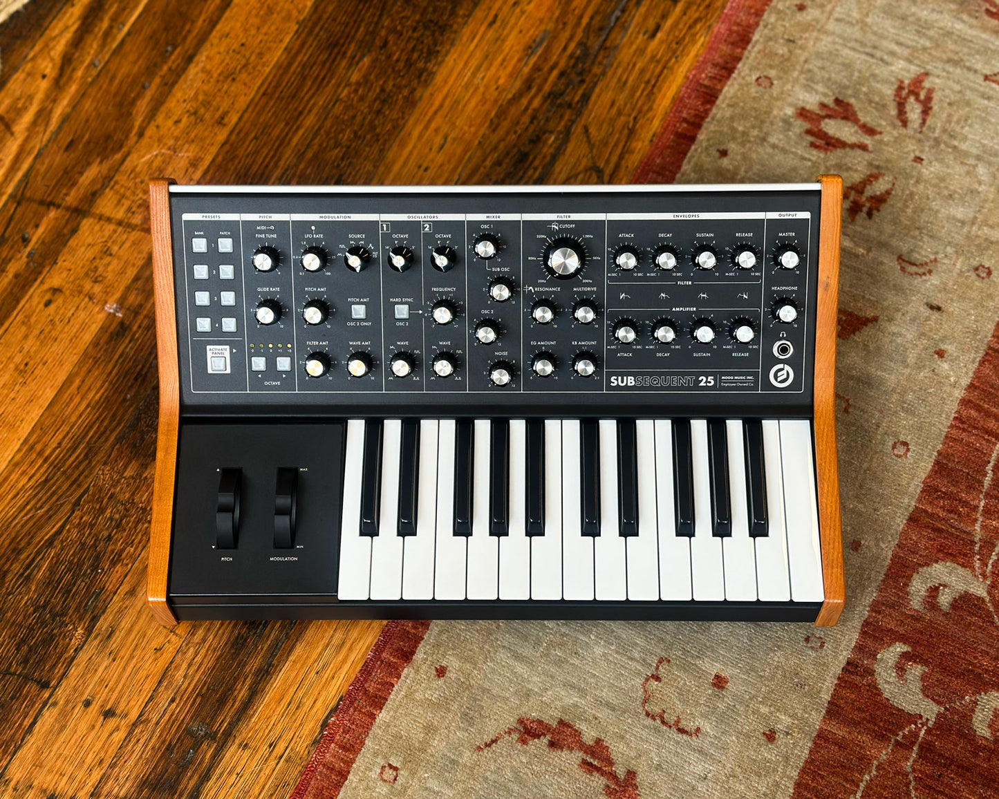Moog Subsequent 25 Compact Paraphonic Analogue Synthesizer