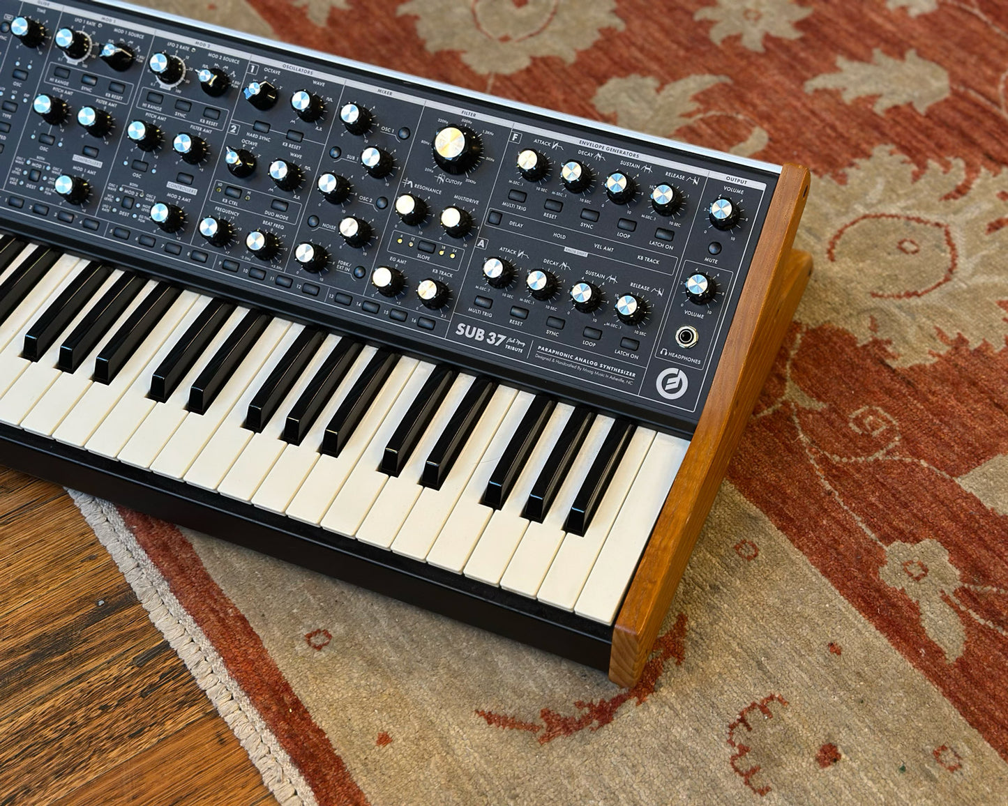 Moog Subsequent 37 Paraphonic Analogue Synthesier
