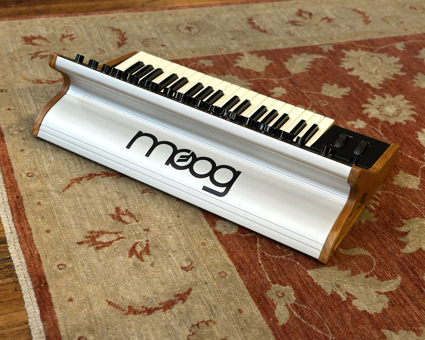 Moog Subsequent 37 Paraphonic Analogue Synthesier