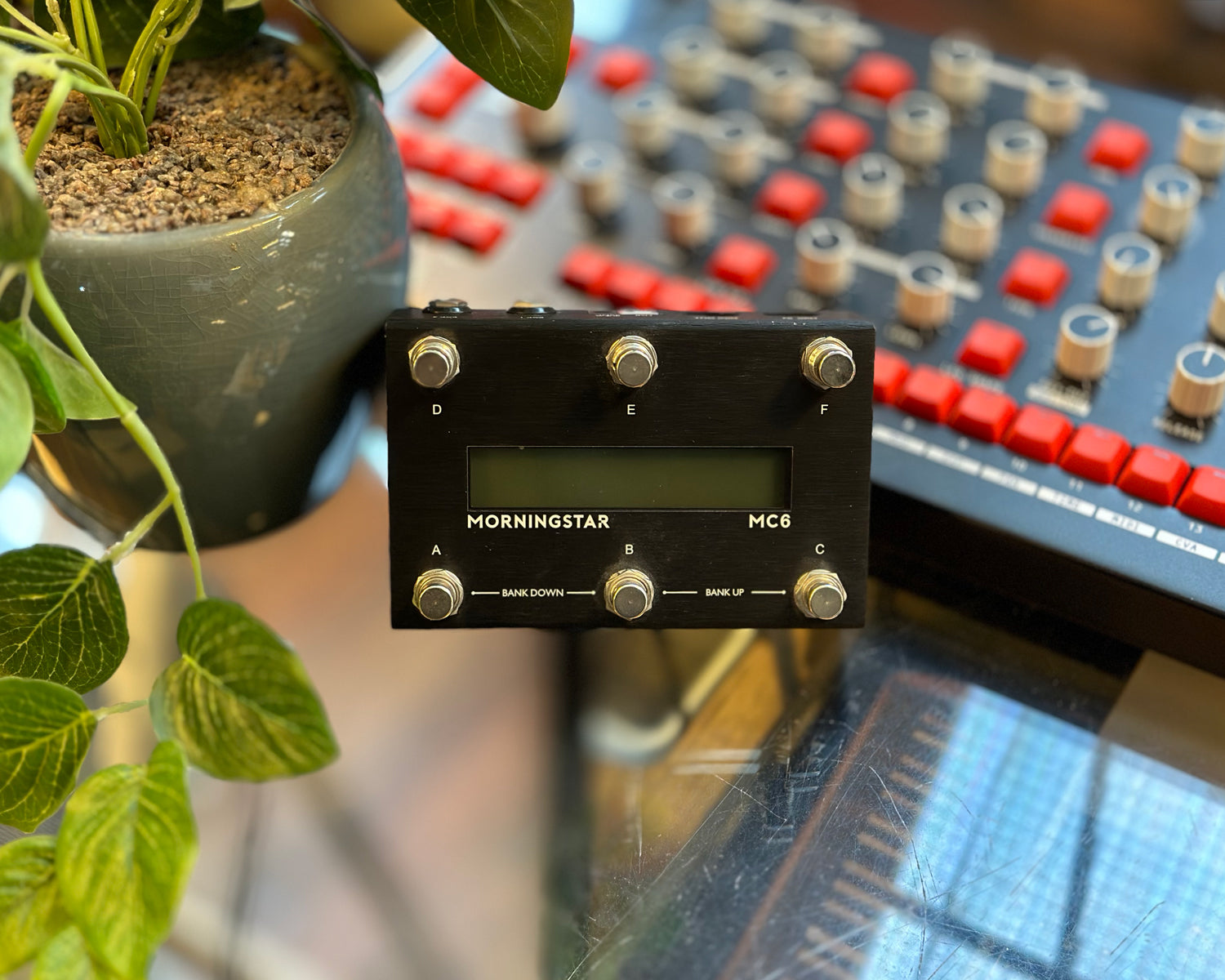 Morningstar MC6 Programmable MIDI Switcher