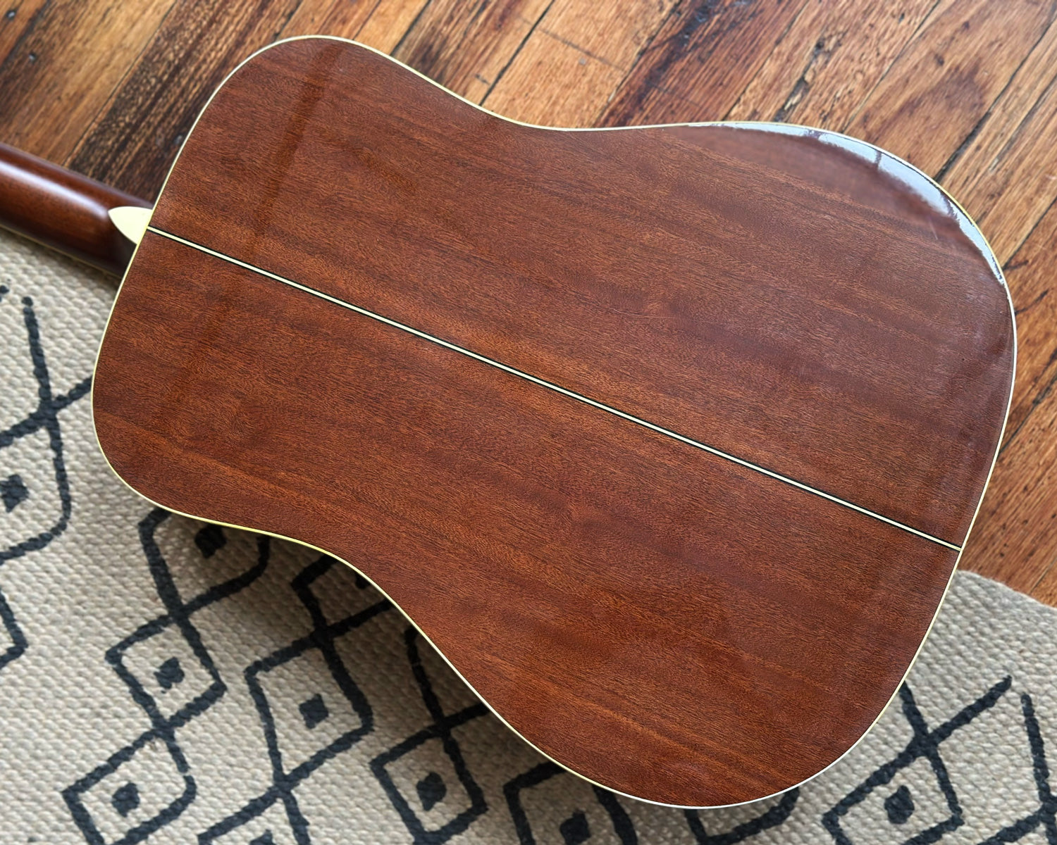 Morris MD-505 Acoustic – Found Sound