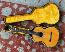 Load image into Gallery viewer, Morris MG-23 Classical Guitar 🇯🇵
