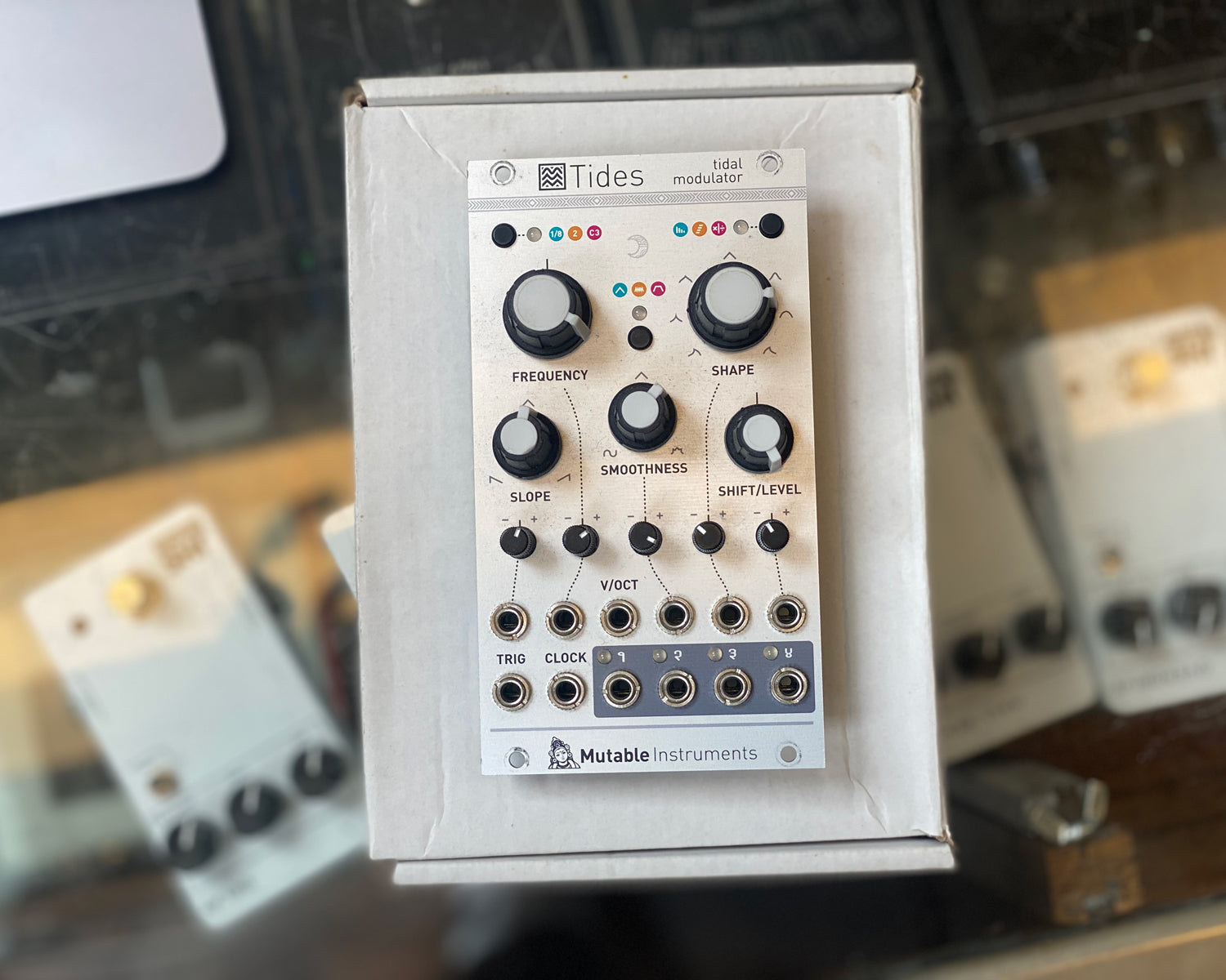 Mutable Instruments Tides mk2 ユーロラック Mutable Instruments Tides mk2 — Clockface Modular