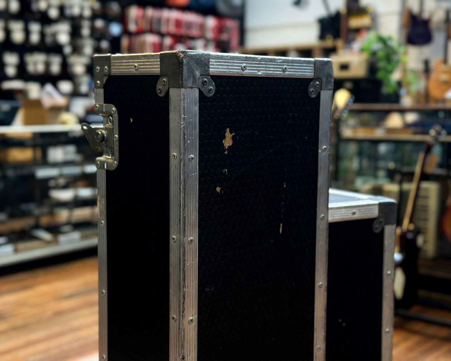 NAUT Cases Triple Guitar Flight Case with Wheels