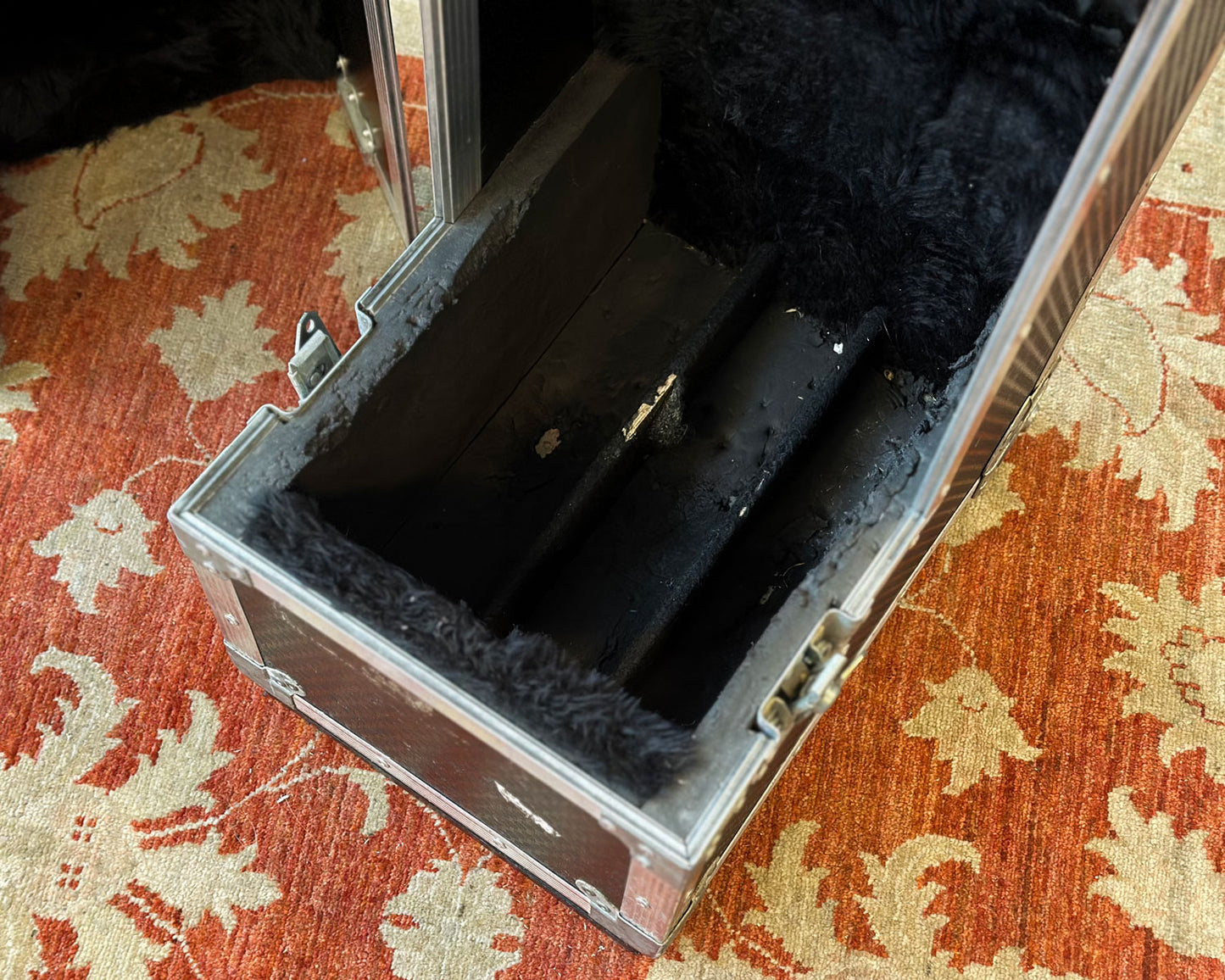 NAUT Cases Triple Guitar Flight Case with Wheels