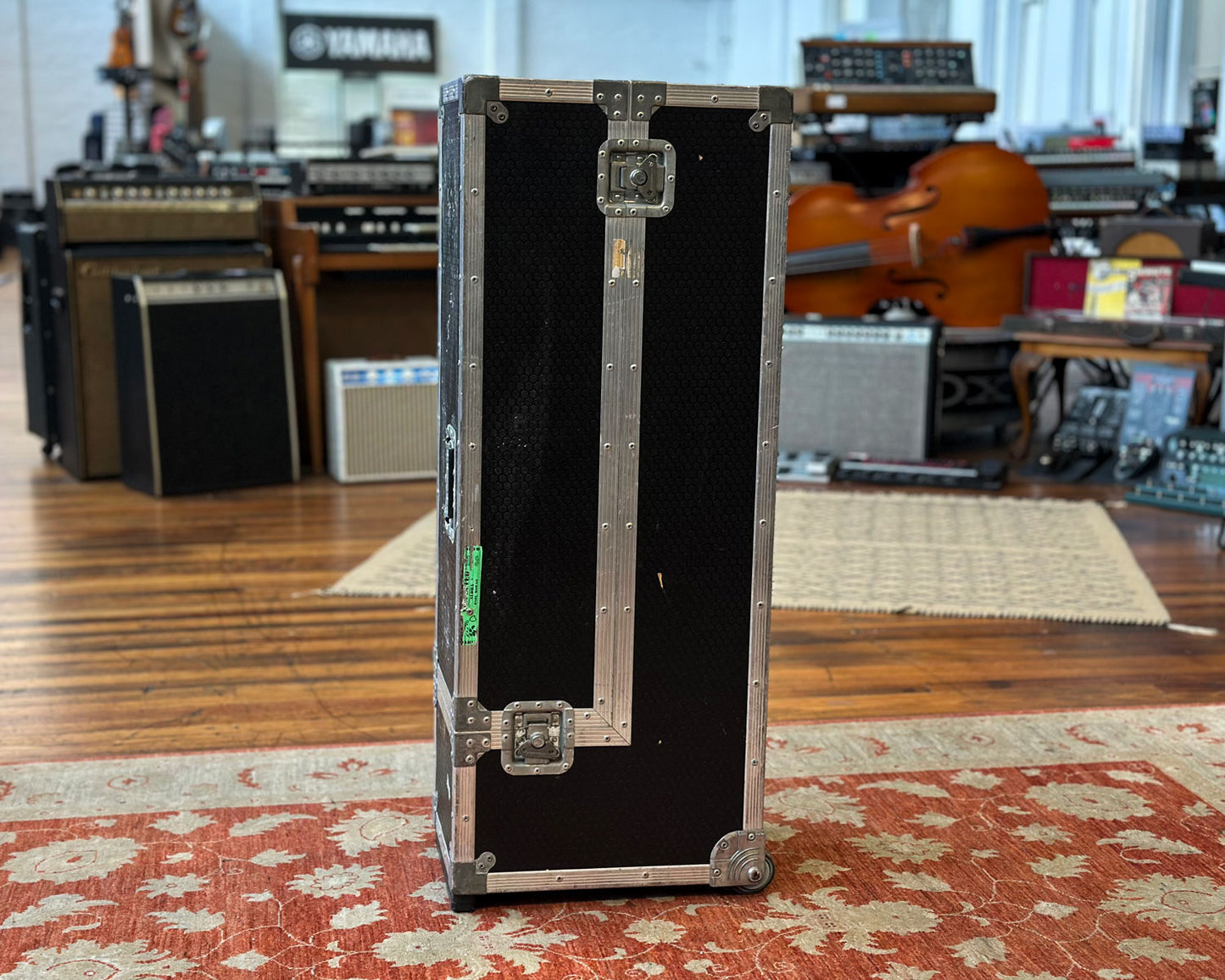 NAUT Cases Triple Guitar Flight Case with Wheels