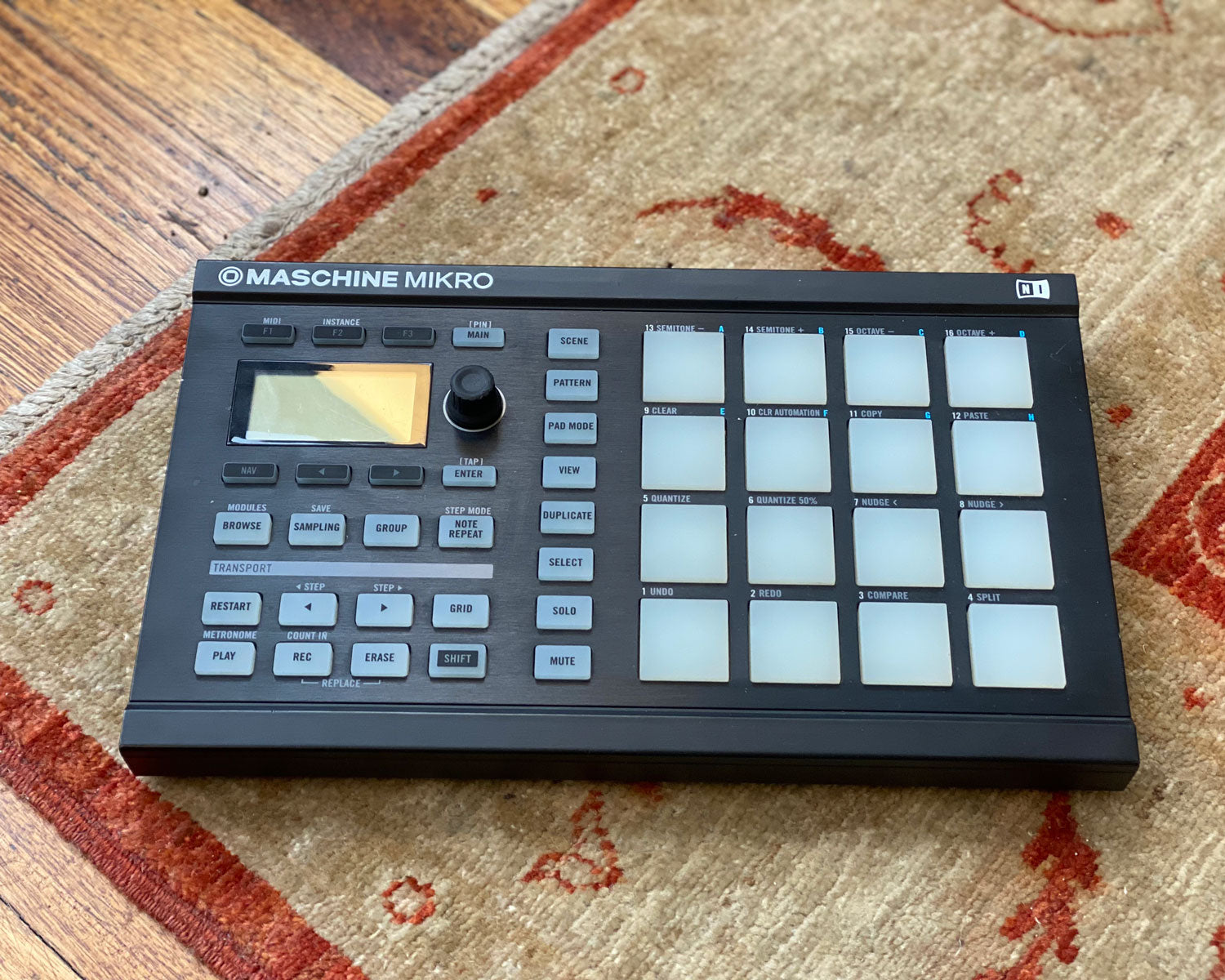 Native Instruments NI Maschine Controller MK1 (Hardware Only) No Software