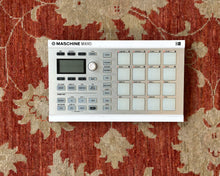 Load image into Gallery viewer, Native Instruments Maschine Mikro MK2
