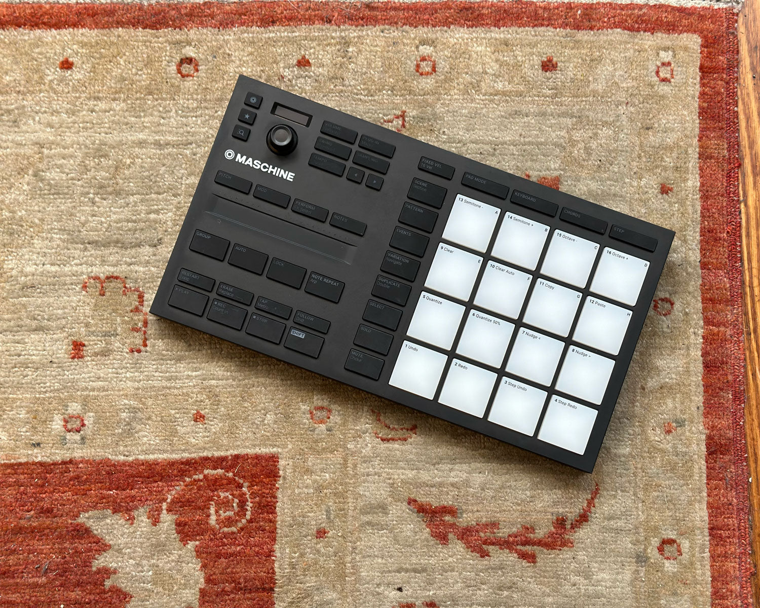 MASCHINEmikro mk3 decksaverライセンス、ソフトウェア付 Amazon.com: Decksaver Maschine MK3 Impact Resistant