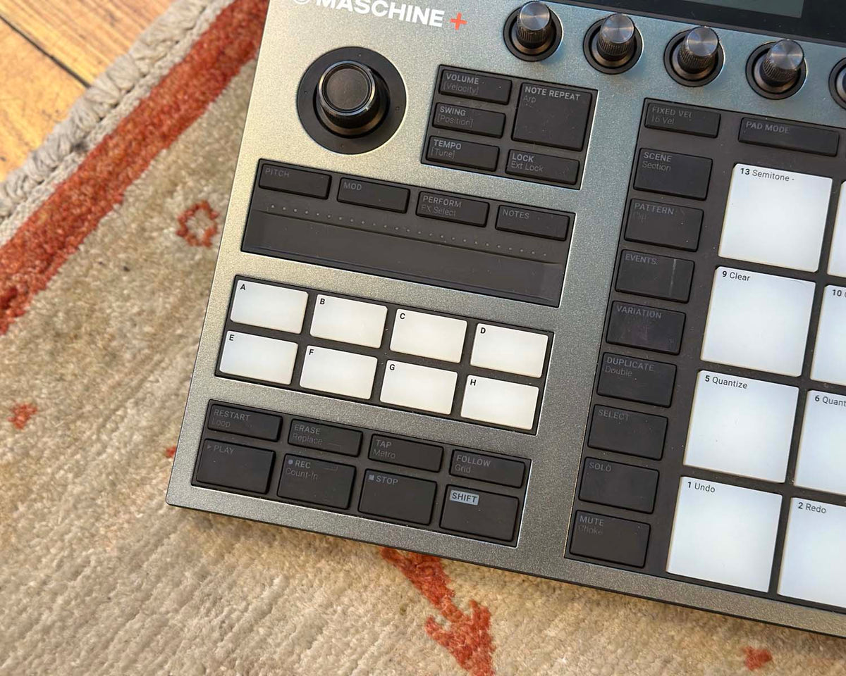 Native Instruments Maschine+ w/ Decksaver, Briefcase & Expansion Packs