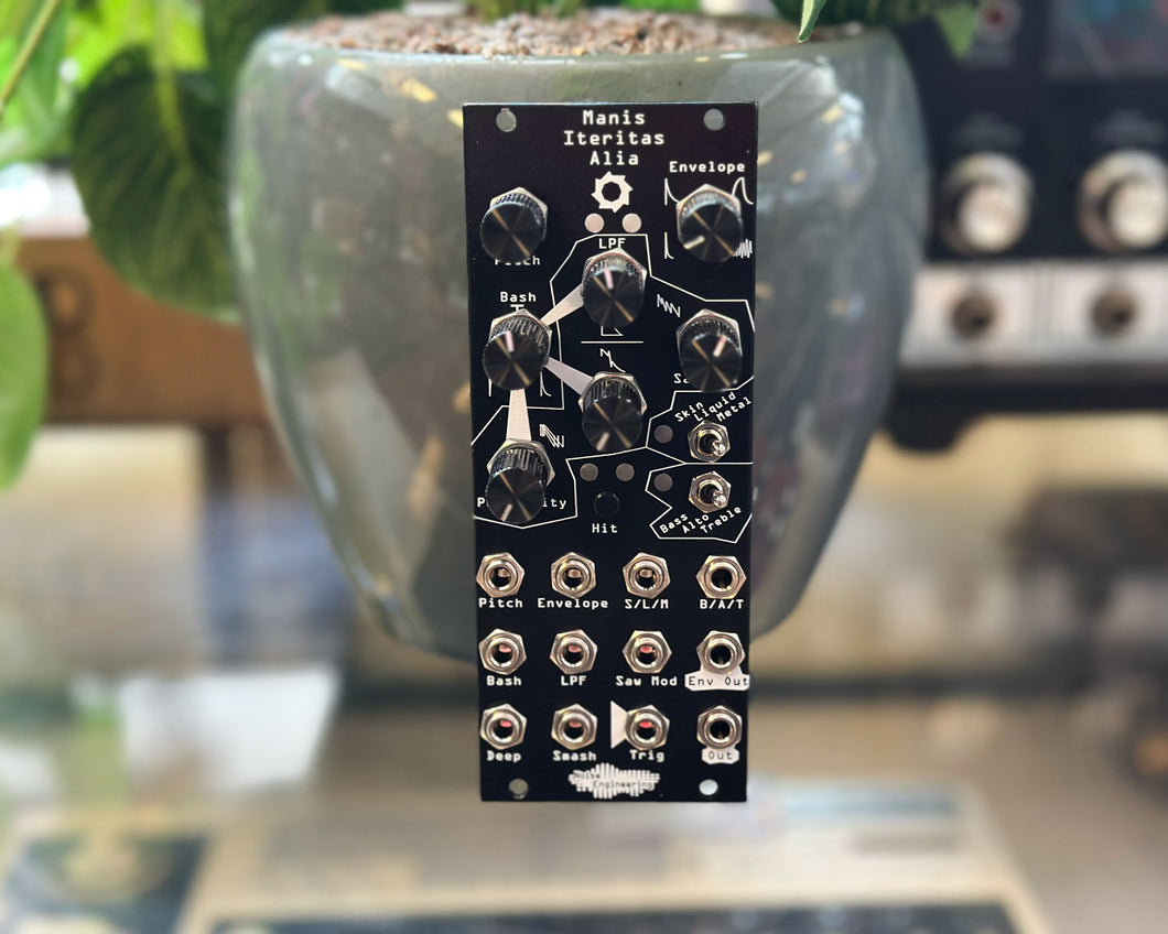 Noise Engineering Manis Iteritas Alia - Black