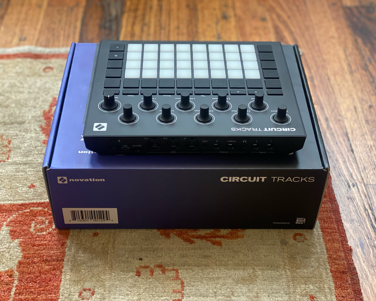 DTM・DAW Novation Circuit Tracks Controlador DJ Novation Circuit Tracks - Audiomusica