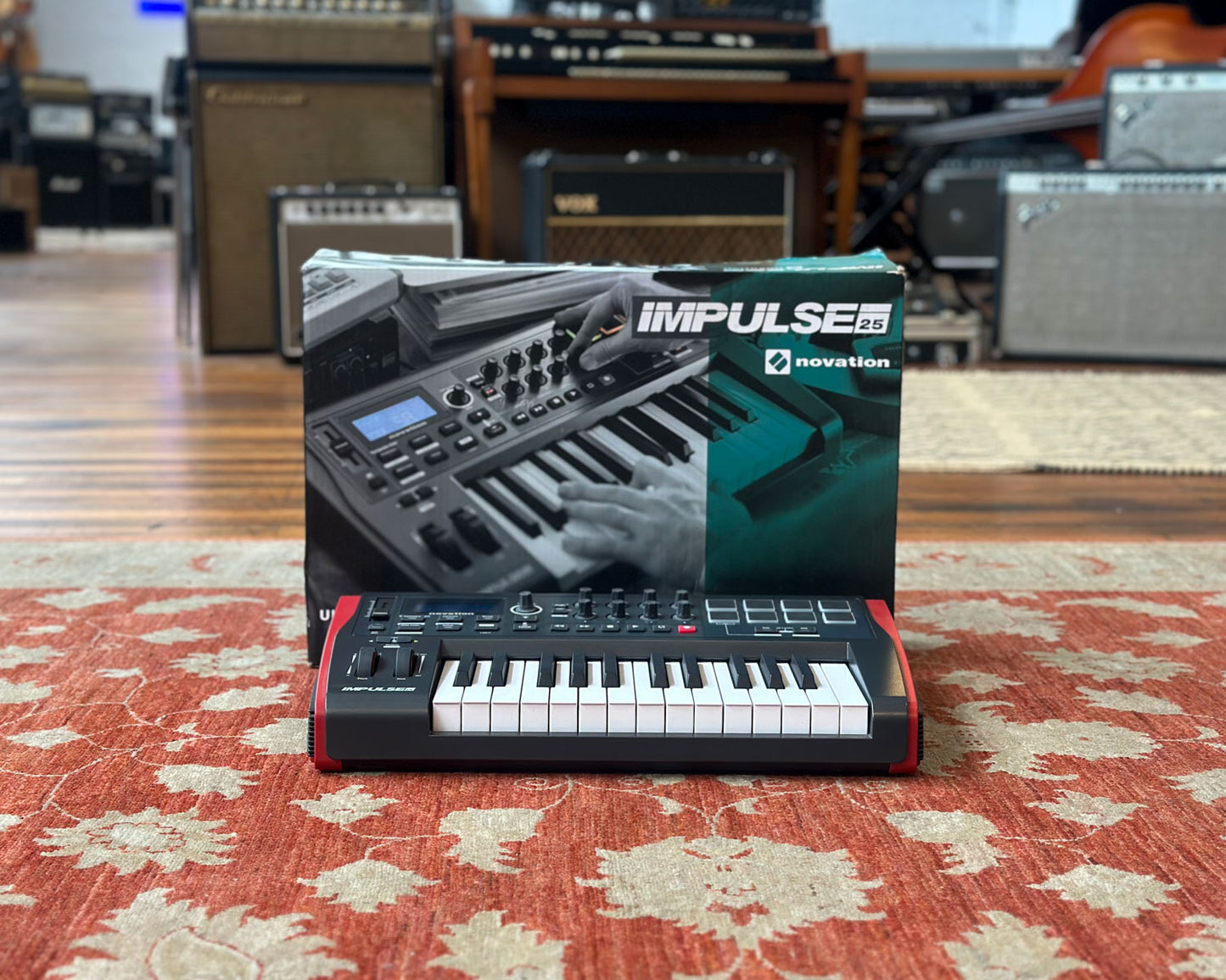 Novation Impulse 25 USB MIDI Controller