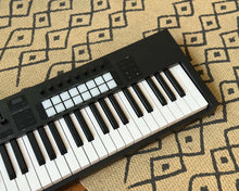 Load image into Gallery viewer, Novation Launchkey 61 Mk4 61-Key MIDI Keyboard Controller
