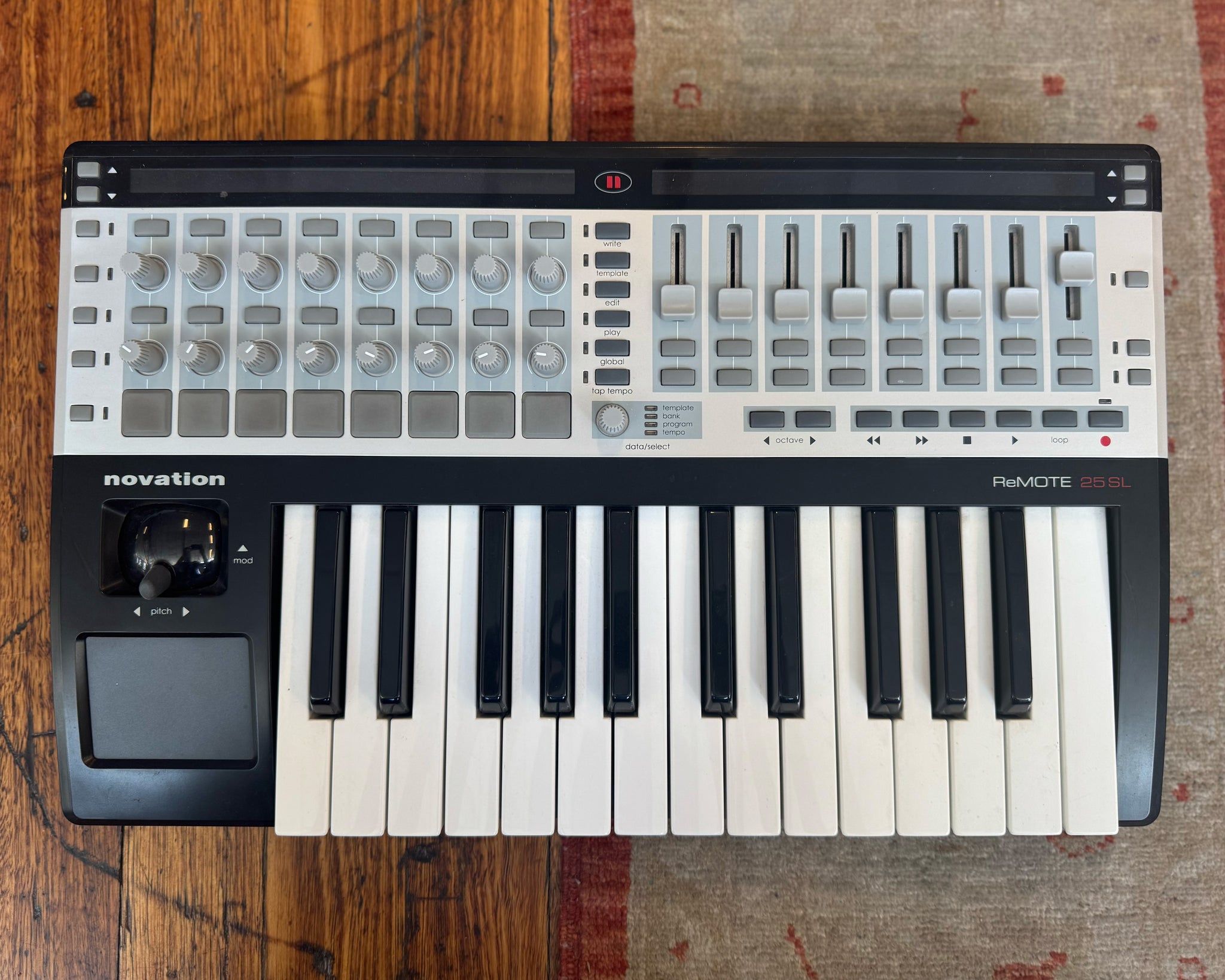 novation ReMOTE 25SL USB/MIDIキーボード・コントローラー 現状品 通電確認済み 札幌発 25SLMK II novation ReMOTE 25SL COMPACT MIDIコントローラーの通販 by