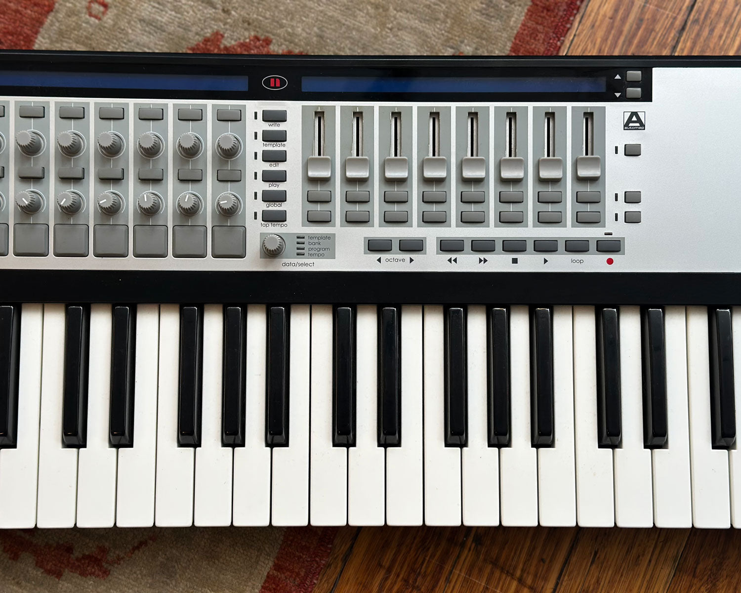 Novation remote SL61 MK1 MIDIコントローラー Novation ReMOTE 61 SL Intelligent MIDI Controller – Found Sound