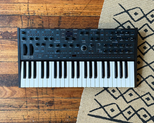 Oberheim TEO-5 5-Voice VCO/VCF-based Polysynth