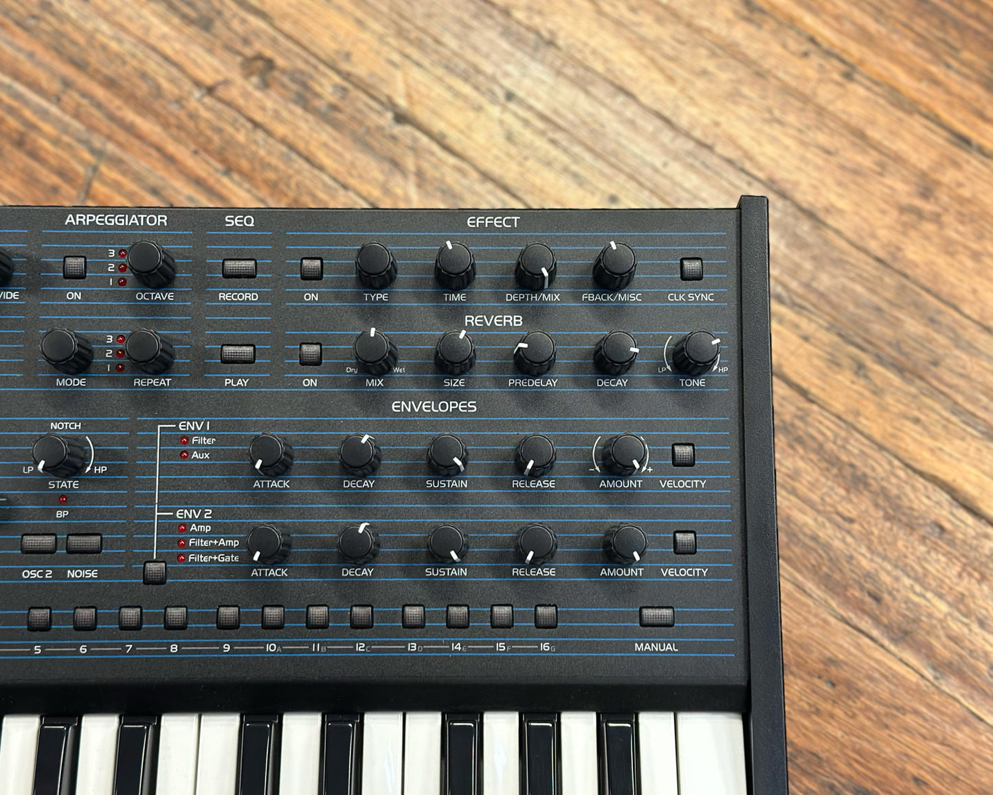 Oberheim TEO-5 5-Voice VCO/VCF-based Polysynth