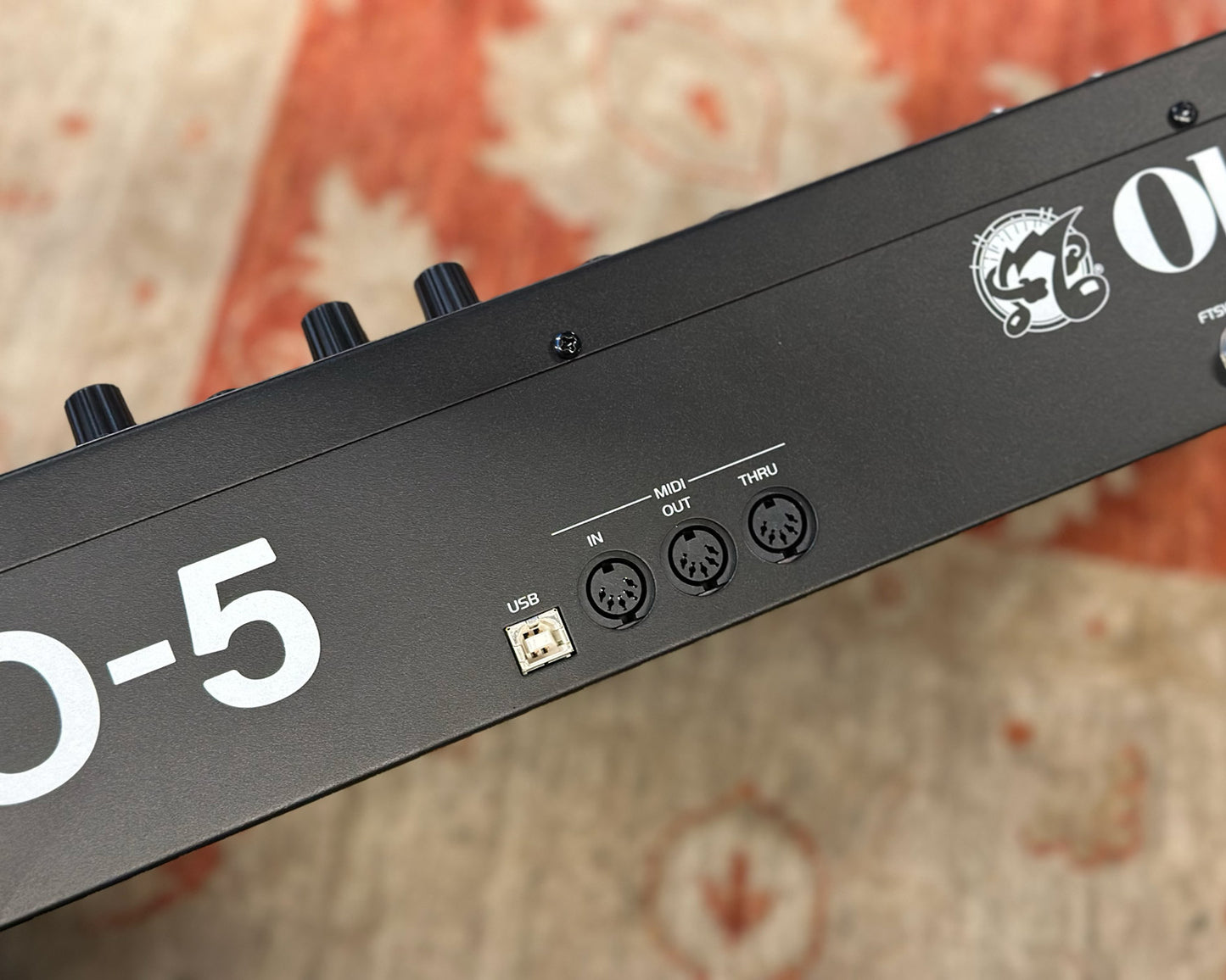 Oberheim TEO-5 5-Voice VCO/VCF-based Polysynth