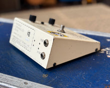 Load image into Gallery viewer, Oberheim VCF-200 Voltage Controlled Filter Pedal
