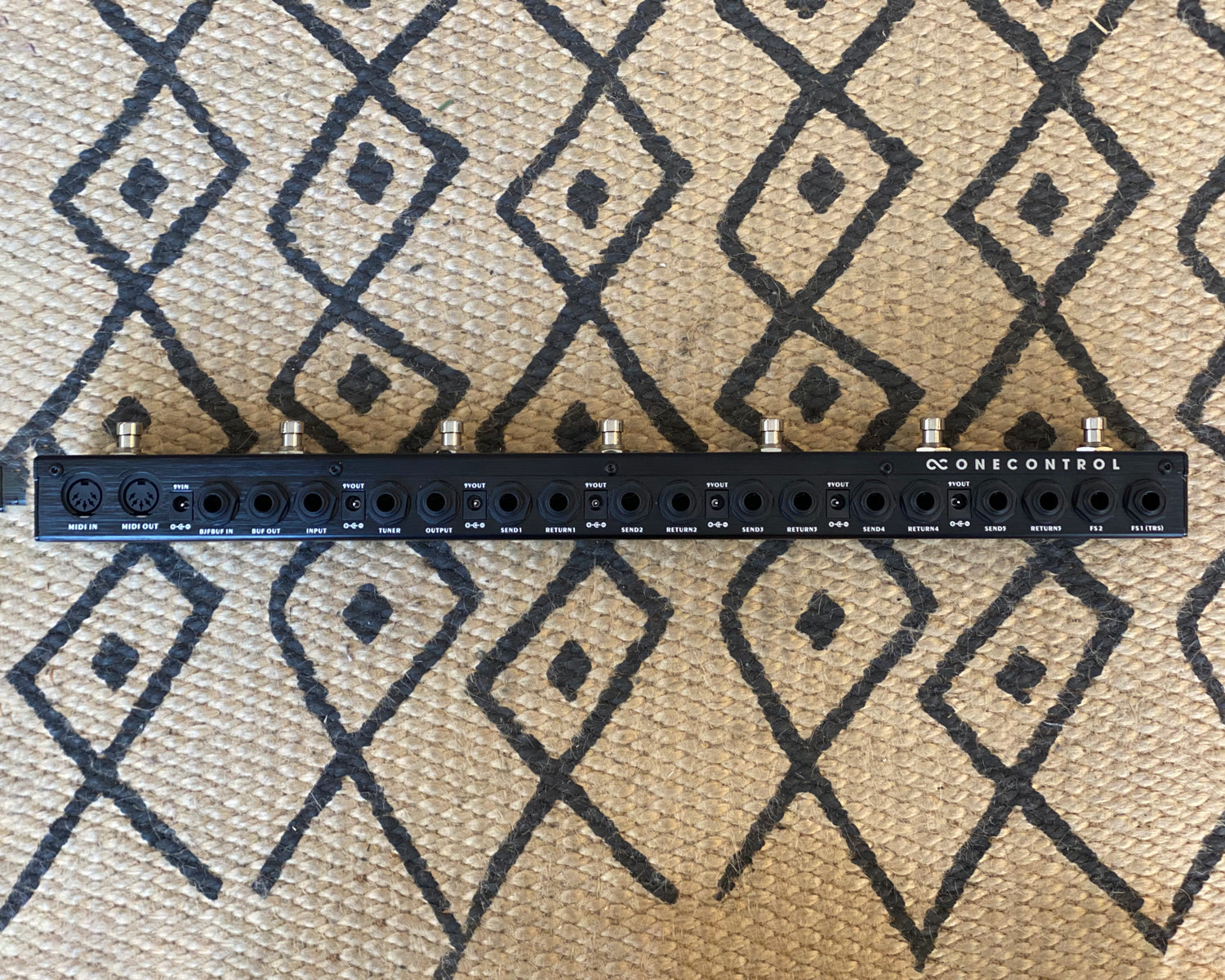 One Control Caiman Tail Loop – Found Sound