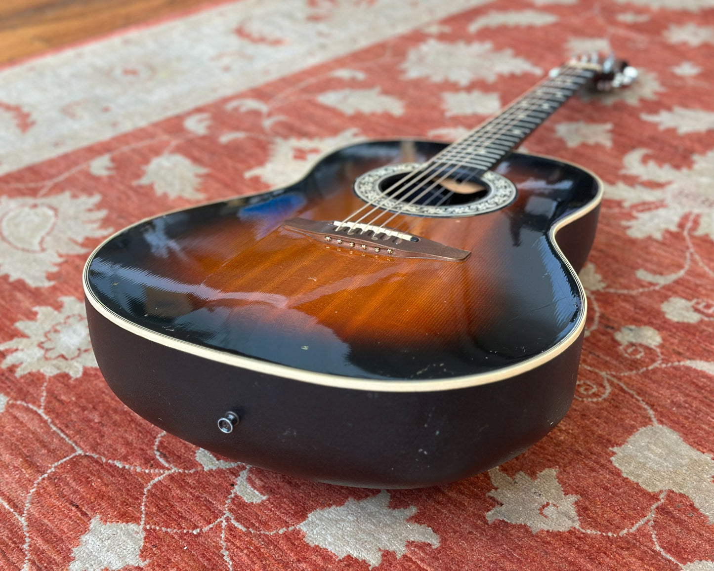 Ovation 1612 Custom Balladeer w/ OHSC