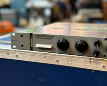 Load image into Gallery viewer, Overstayer Stereo Voltage Control Peak Limiter/Compressor
