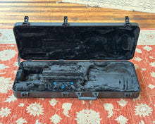 Load image into Gallery viewer, Paul Reed Smith Multifit D2 Moulded Hard Case
