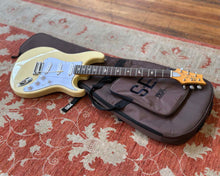 Load image into Gallery viewer, Paul Reed Smith SE Silver Sky
