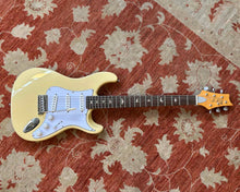 Load image into Gallery viewer, Paul Reed Smith SE Silver Sky

