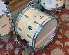 Load image into Gallery viewer, Pearl '60s President Drum Set
