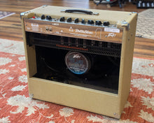 Load image into Gallery viewer, Peavey Delta Blues 115
