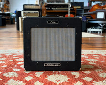 Load image into Gallery viewer, Peavey Delta Blues 210 30 Watt 2x10&quot; Tube Combo with Spring Reverb
