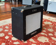 Load image into Gallery viewer, Peavey Delta Blues 210 30 Watt 2x10&quot; Tube Combo with Spring Reverb
