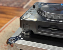 Load image into Gallery viewer, Pioneer CDJ-1000 MK3 w/ Pioneer RC1 Roadcase

