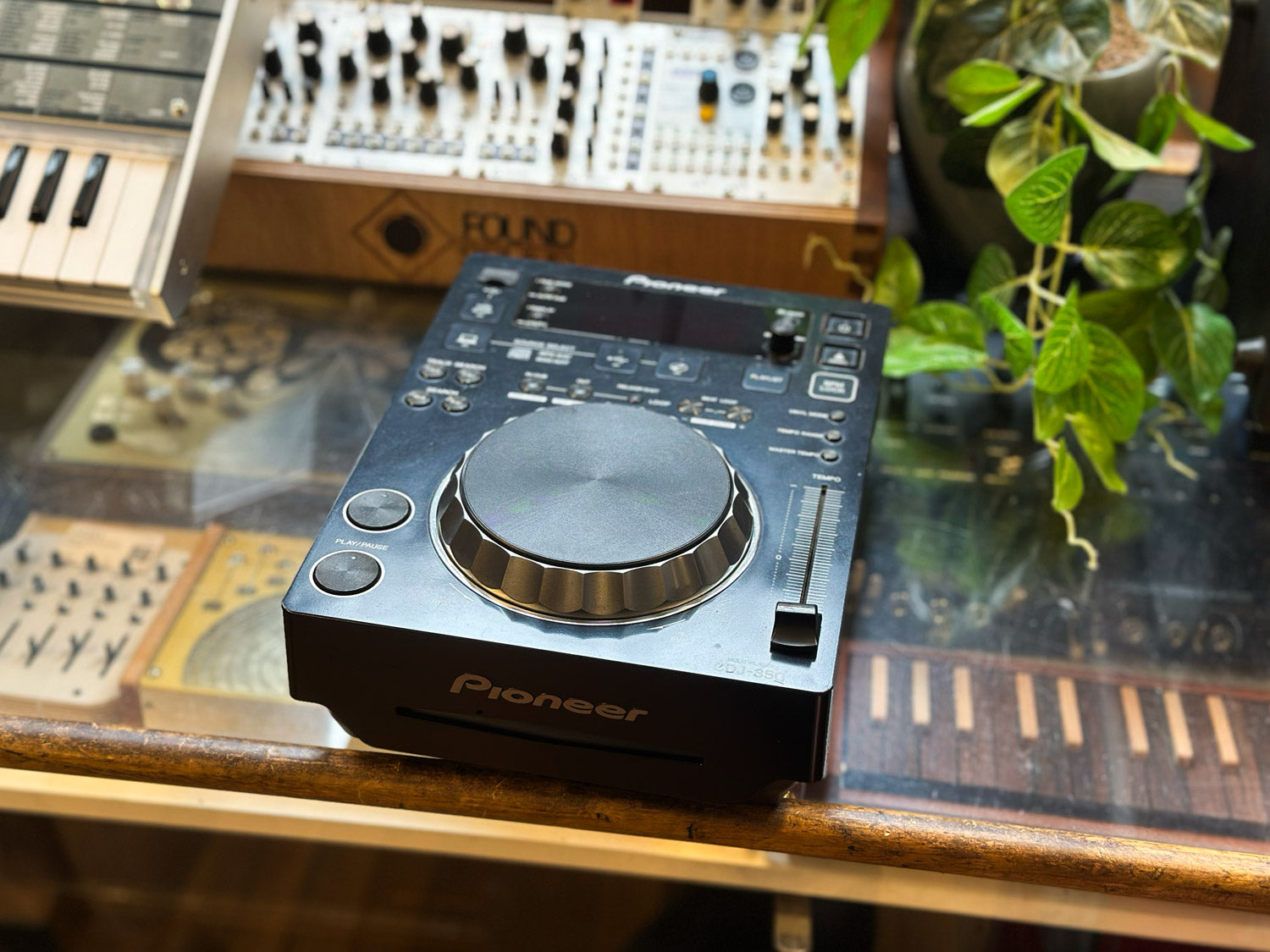 Pioneer CDJ-350 – Found Sound