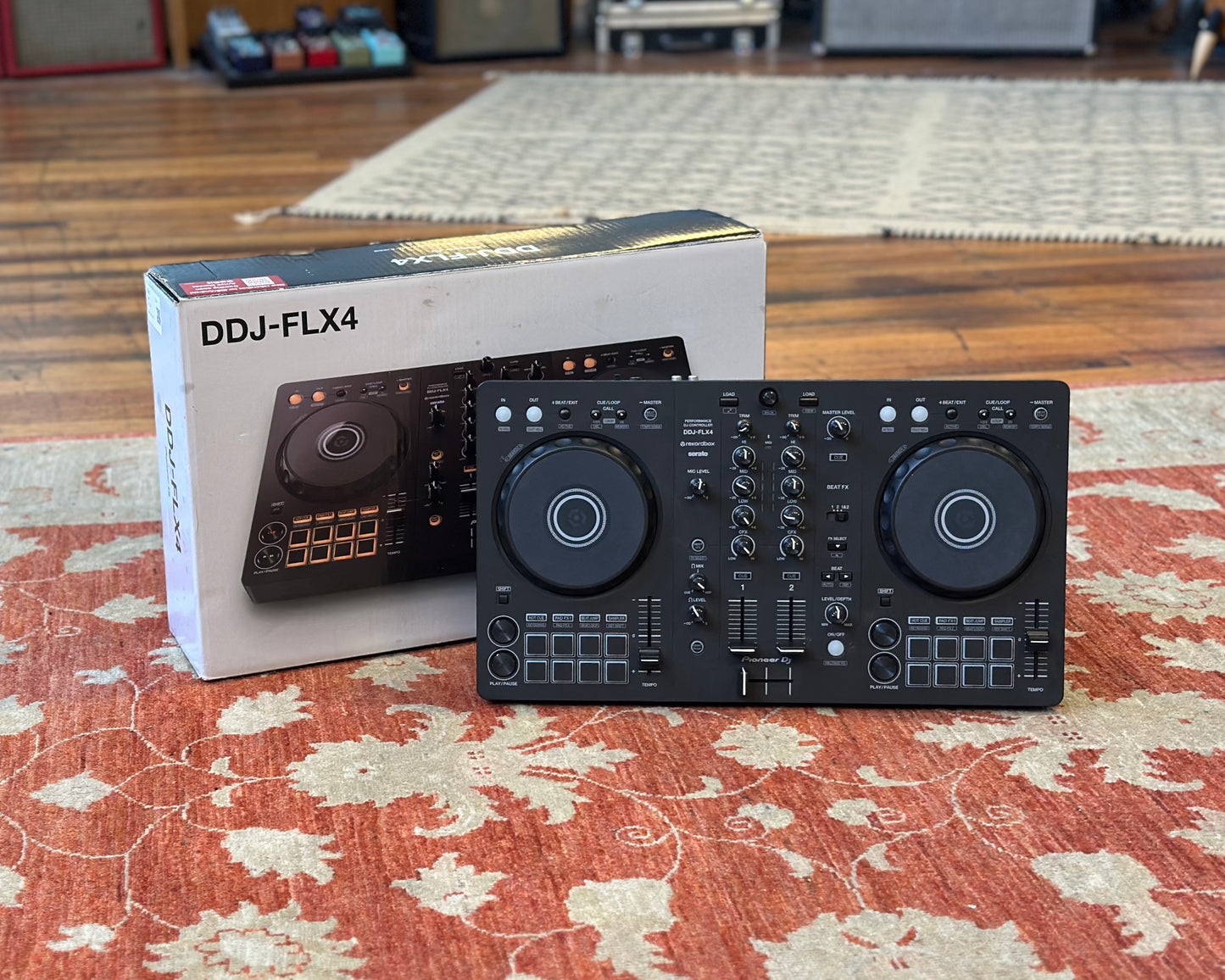 Pioneer DDJ-FLX4 DJ Controller