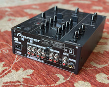 Load image into Gallery viewer, Pioneer DJM-350 with Road Case
