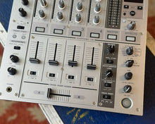 Load image into Gallery viewer, Pioneer DJM-700
