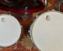 Load image into Gallery viewer, Pork Pie Custom Order 5 Piece Kit - Jasper (Maple x Gum) w/ 7x13&quot; Snare - Made in USA
