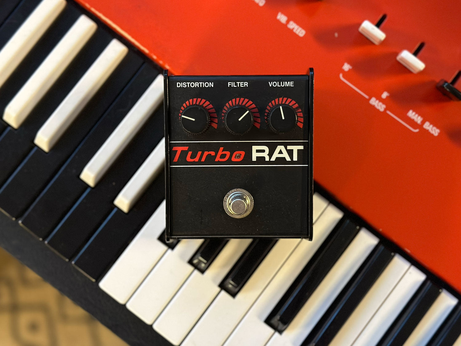 1994 Pro Co Turbo Rat - LM-Loaded w/ Rubber Feet & Battery Door