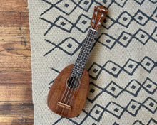 Load image into Gallery viewer, Pupukea Pineapple Concert Ukulele
