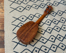 Load image into Gallery viewer, Pupukea Pineapple Concert Ukulele
