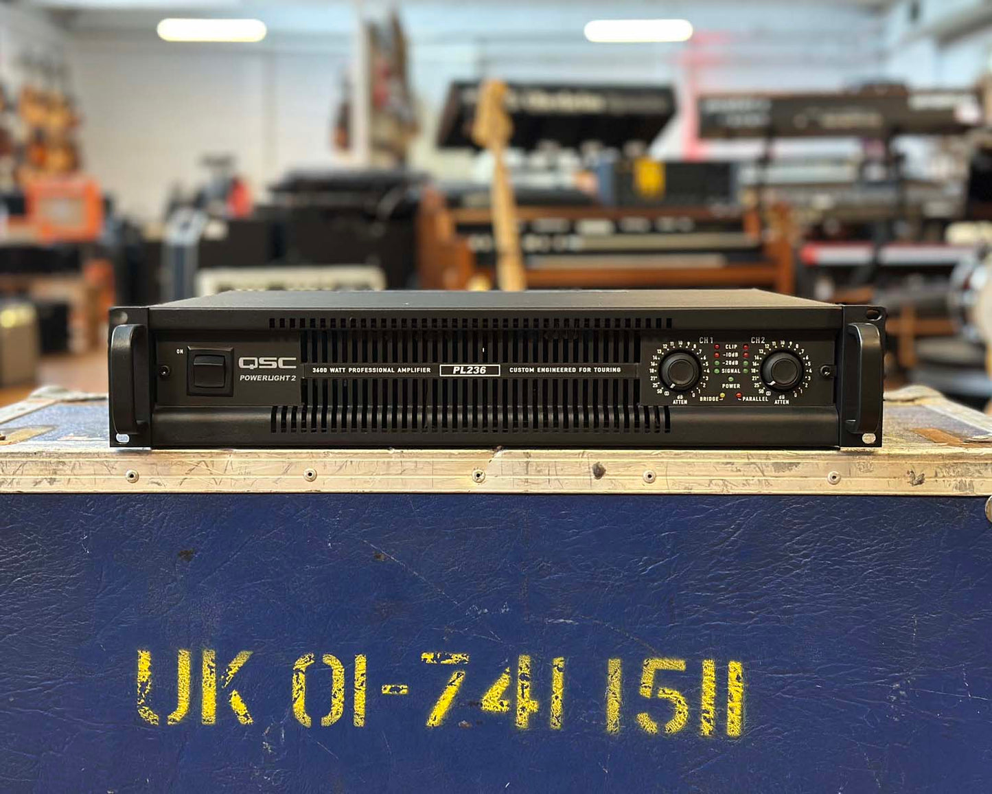 QSC PL236 PowerLight 2 3600 Watt Dual Channel Professional Amplifier